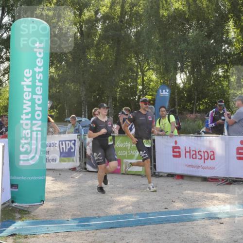 07.09.2025 - 19. Norderstedt Triathlon Zöllner http://msf.ph/oto/8795265 07.09.2025 16:59:06 Ziel 1558, 1560 meine-sportfotos.de