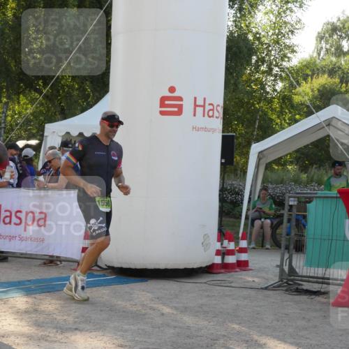 07.09.2025 - 19. Norderstedt Triathlon Zöllner http://msf.ph/oto/8795273 07.09.2025 16:59:07 Ziel 1558, 1560 meine-sportfotos.de