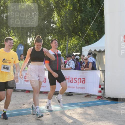 07.09.2025 - 19. Norderstedt Triathlon Zöllner http://msf.ph/oto/8795303 07.09.2025 16:59:16 Ziel 949 meine-sportfotos.de