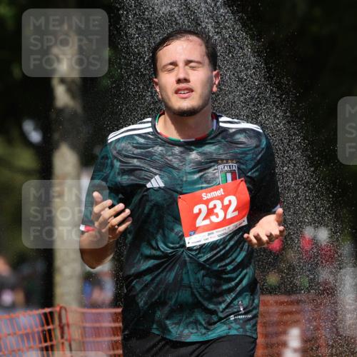 07.09.2025 - 19. Norderstedt Triathlon Michael Strokosch http://msf.ph/oto/8795322 07.09.2025 13:50:05 Laufen 232, 355 meine-sportfotos.de