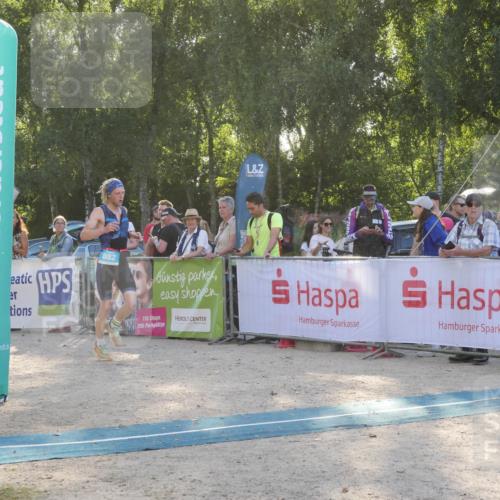 07.09.2025 - 19. Norderstedt Triathlon Zöllner http://msf.ph/oto/8795323 07.09.2025 16:59:28 Ziel 882 meine-sportfotos.de