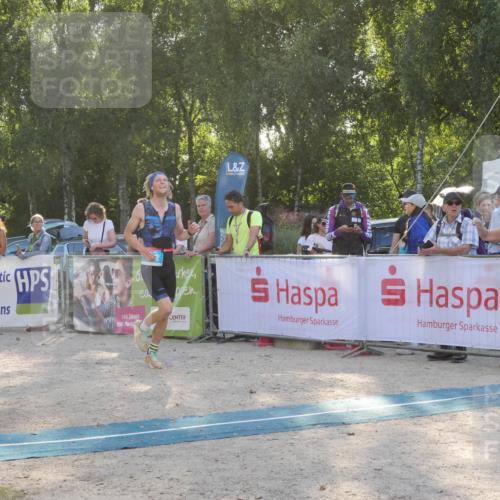 07.09.2025 - 19. Norderstedt Triathlon Zöllner http://msf.ph/oto/8795328 07.09.2025 16:59:28 Ziel 882 meine-sportfotos.de