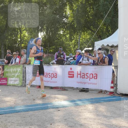 07.09.2025 - 19. Norderstedt Triathlon Zöllner http://msf.ph/oto/8795332 07.09.2025 16:59:29 Ziel 882 meine-sportfotos.de
