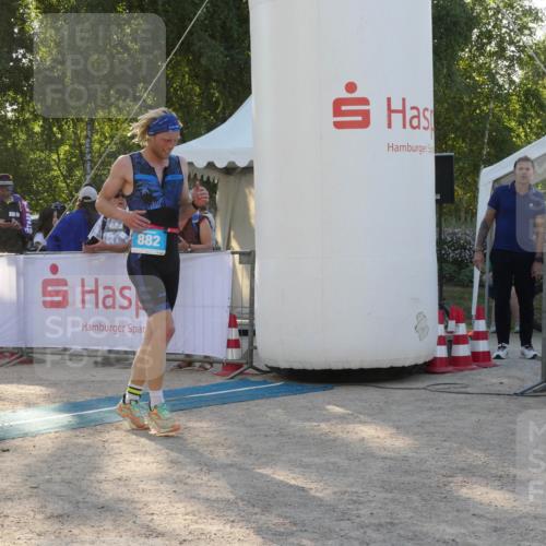 07.09.2025 - 19. Norderstedt Triathlon Zöllner http://msf.ph/oto/8795343 07.09.2025 16:59:30 Ziel 882 meine-sportfotos.de
