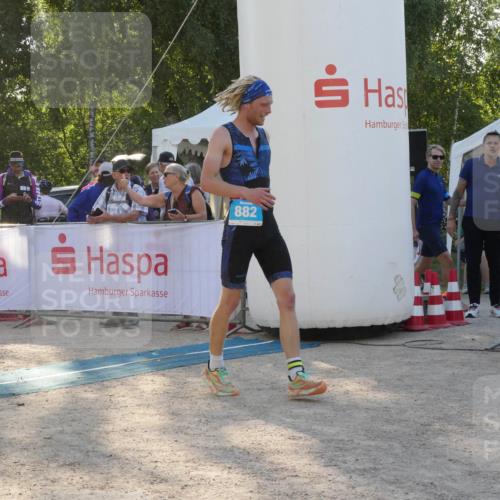 07.09.2025 - 19. Norderstedt Triathlon Zöllner http://msf.ph/oto/8795348 07.09.2025 16:59:30 Ziel 882 meine-sportfotos.de