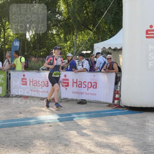 07.09.2025 - 19. Norderstedt Triathlon Zöllner http://msf.ph/oto/8795400 07.09.2025 16:59:59 Ziel 1045, 1568 meine-sportfotos.de