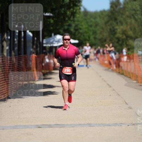 07.09.2025 - 19. Norderstedt Triathlon Michael Strokosch http://msf.ph/oto/8795408 07.09.2025 13:00:37 Laufen 295, 728, 752, 1382 meine-sportfotos.de