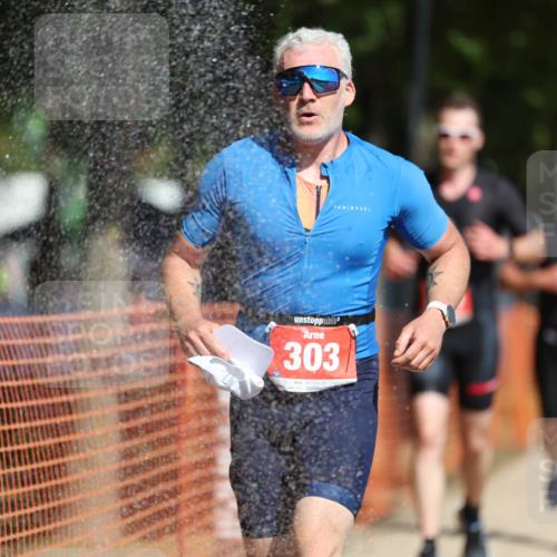 07.09.2025 - 19. Norderstedt Triathlon Michael Strokosch http://msf.ph/oto/8795427 07.09.2025 12:17:32 Laufen 234, 252, 303, 1357, 1394 meine-sportfotos.de