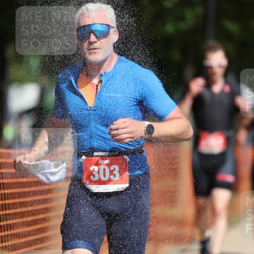 07.09.2025 - 19. Norderstedt Triathlon Michael Strokosch http://msf.ph/oto/8795435 07.09.2025 12:17:32 Laufen 234, 252, 303, 1357, 1394 meine-sportfotos.de