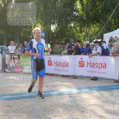 07.09.2025 - 19. Norderstedt Triathlon Zöllner http://msf.ph/oto/8795438 07.09.2025 17:00:04 Ziel 1045, 1568 meine-sportfotos.de