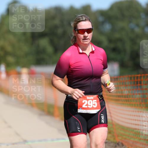 07.09.2025 - 19. Norderstedt Triathlon Michael Strokosch http://msf.ph/oto/8795442 07.09.2025 13:00:41 Laufen 295, 735 meine-sportfotos.de