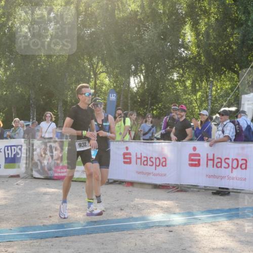 07.09.2025 - 19. Norderstedt Triathlon Zöllner http://msf.ph/oto/8795467 07.09.2025 17:00:09 Ziel 365, 932, 1568 meine-sportfotos.de