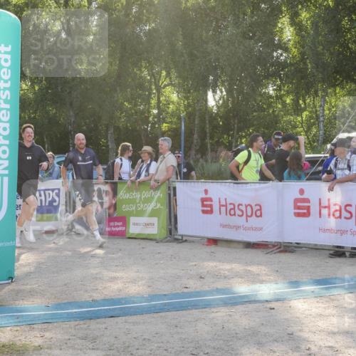 07.09.2025 - 19. Norderstedt Triathlon Zöllner http://msf.ph/oto/8795534 07.09.2025 17:00:41 Ziel 938 meine-sportfotos.de