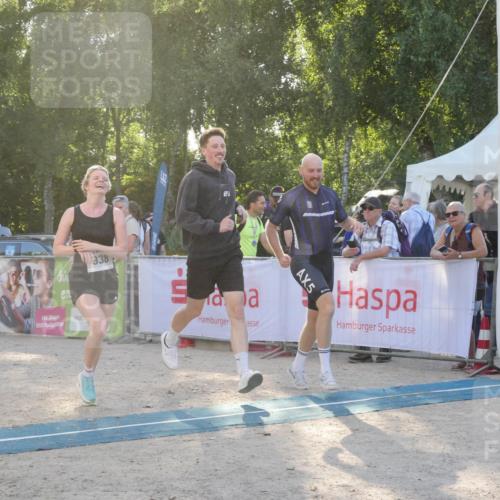 07.09.2025 - 19. Norderstedt Triathlon Zöllner http://msf.ph/oto/8795554 07.09.2025 17:00:42 Ziel 938 meine-sportfotos.de