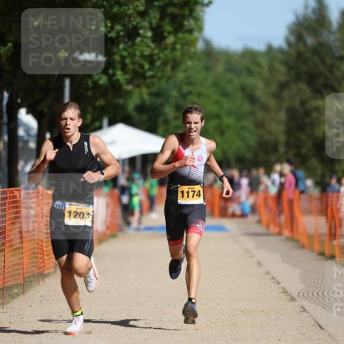 07.09.2025 - 19. Norderstedt Triathlon Michael Strokosch http://msf.ph/oto/8795562 07.09.2025 11:53:17 Laufen 204, 1174, 1203 meine-sportfotos.de