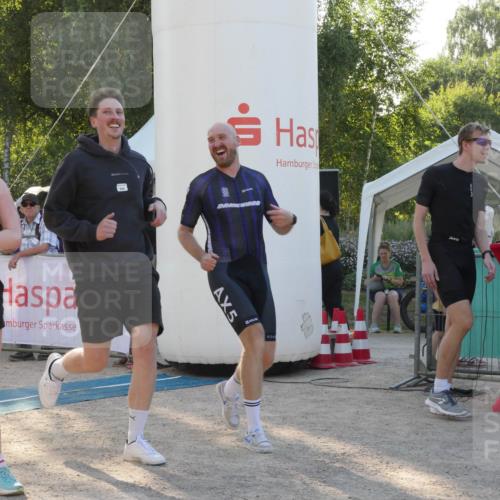 07.09.2025 - 19. Norderstedt Triathlon Zöllner http://msf.ph/oto/8795566 07.09.2025 17:00:43 Ziel 938 meine-sportfotos.de