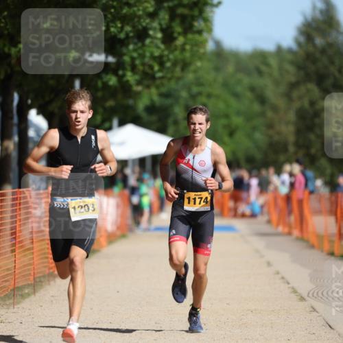 07.09.2025 - 19. Norderstedt Triathlon Michael Strokosch http://msf.ph/oto/8795570 07.09.2025 11:53:17 Laufen 204, 1174, 1203 meine-sportfotos.de