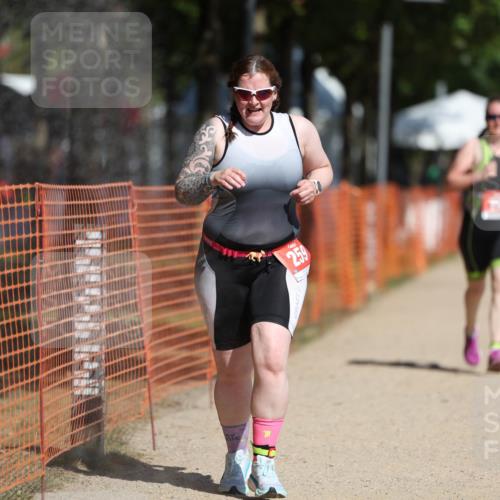 07.09.2025 - 19. Norderstedt Triathlon Michael Strokosch http://msf.ph/oto/8795571 07.09.2025 12:17:57 Laufen 259, 784 meine-sportfotos.de
