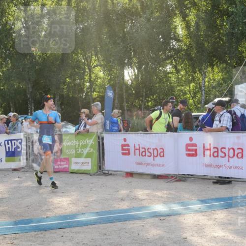07.09.2025 - 19. Norderstedt Triathlon Zöllner http://msf.ph/oto/8795572 07.09.2025 17:01:22 Ziel 425 meine-sportfotos.de