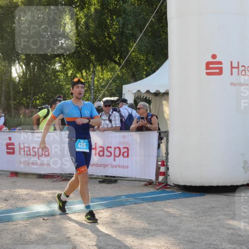 07.09.2025 - 19. Norderstedt Triathlon Zöllner http://msf.ph/oto/8795588 07.09.2025 17:01:24 Ziel 425 meine-sportfotos.de