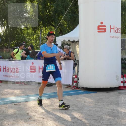 07.09.2025 - 19. Norderstedt Triathlon Zöllner http://msf.ph/oto/8795593 07.09.2025 17:01:25 Ziel 425 meine-sportfotos.de