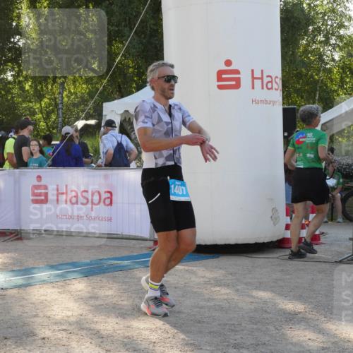 07.09.2025 - 19. Norderstedt Triathlon Zöllner http://msf.ph/oto/8795644 07.09.2025 17:01:52 Ziel 1407 meine-sportfotos.de
