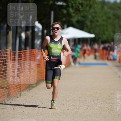 07.09.2025 - 19. Norderstedt Triathlon Michael Strokosch http://msf.ph/oto/8795674 07.09.2025 11:53:46 Laufen 1180 meine-sportfotos.de