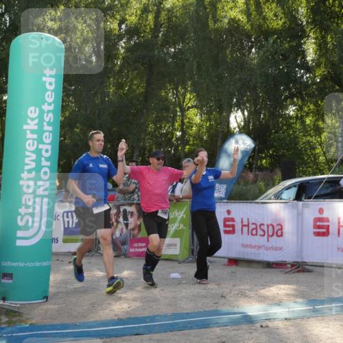07.09.2025 - 19. Norderstedt Triathlon Zöllner http://msf.ph/oto/8795700 07.09.2025 17:02:53 Ziel 950, 1613 meine-sportfotos.de