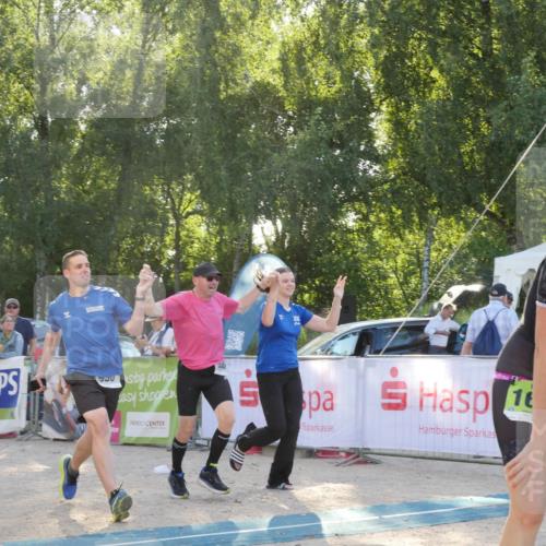 07.09.2025 - 19. Norderstedt Triathlon Zöllner http://msf.ph/oto/8795705 07.09.2025 17:02:53 Ziel 950, 1613 meine-sportfotos.de