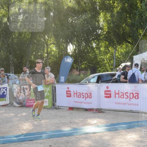 07.09.2025 - 19. Norderstedt Triathlon Zöllner http://msf.ph/oto/8795721 07.09.2025 17:03:07 Ziel 868, 1086 meine-sportfotos.de