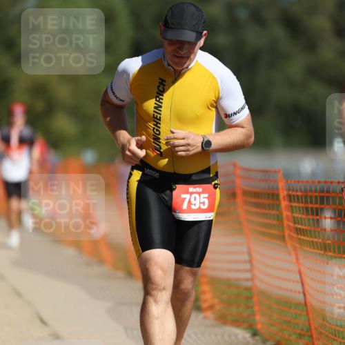 07.09.2025 - 19. Norderstedt Triathlon Michael Strokosch http://msf.ph/oto/8795730 07.09.2025 12:18:25 Laufen 237, 795, 857, 1300, 1313, 1371 meine-sportfotos.de