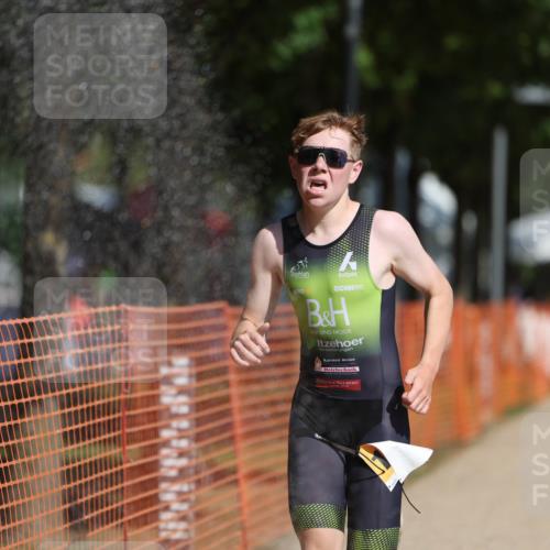 07.09.2025 - 19. Norderstedt Triathlon Michael Strokosch http://msf.ph/oto/8795733 07.09.2025 11:53:48 Laufen 1180 meine-sportfotos.de