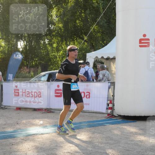 07.09.2025 - 19. Norderstedt Triathlon Zöllner http://msf.ph/oto/8795741 07.09.2025 17:03:08 Ziel 868, 1086 meine-sportfotos.de