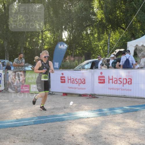 07.09.2025 - 19. Norderstedt Triathlon Zöllner http://msf.ph/oto/8795755 07.09.2025 17:03:10 Ziel 868, 1086 meine-sportfotos.de
