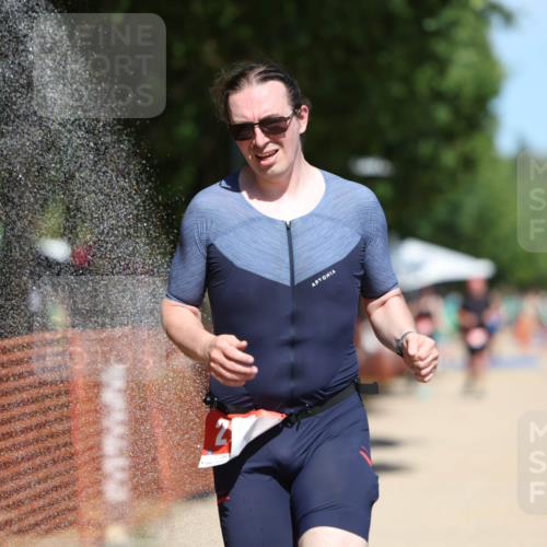 07.09.2025 - 19. Norderstedt Triathlon Michael Strokosch http://msf.ph/oto/8795762 07.09.2025 13:01:36 Laufen 210, 250 meine-sportfotos.de