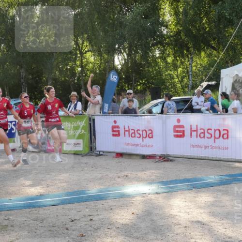 07.09.2025 - 19. Norderstedt Triathlon Zöllner http://msf.ph/oto/8795779 07.09.2025 17:04:13 Ziel 942 meine-sportfotos.de