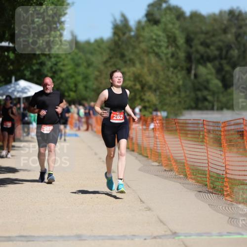 07.09.2025 - 19. Norderstedt Triathlon Michael Strokosch http://msf.ph/oto/8795782 07.09.2025 13:01:44 Laufen 262, 1397 meine-sportfotos.de