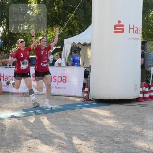07.09.2025 - 19. Norderstedt Triathlon Zöllner http://msf.ph/oto/8795788 07.09.2025 17:04:14 Ziel 942 meine-sportfotos.de