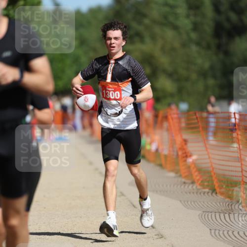 07.09.2025 - 19. Norderstedt Triathlon Michael Strokosch http://msf.ph/oto/8795790 07.09.2025 12:18:30 Laufen 237, 822, 1300, 1313, 1372 meine-sportfotos.de