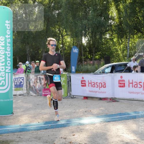07.09.2025 - 19. Norderstedt Triathlon Zöllner http://msf.ph/oto/8795811 07.09.2025 17:05:46 Ziel 885 meine-sportfotos.de