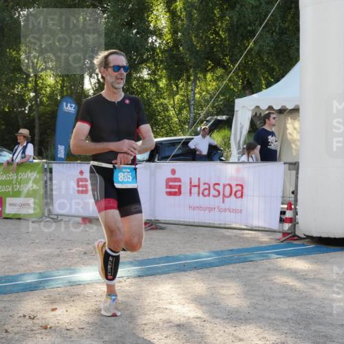 07.09.2025 - 19. Norderstedt Triathlon Zöllner http://msf.ph/oto/8795815 07.09.2025 17:05:47 Ziel 885 meine-sportfotos.de