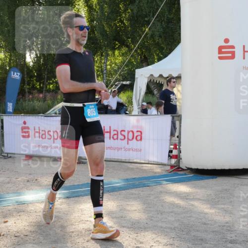 07.09.2025 - 19. Norderstedt Triathlon Zöllner http://msf.ph/oto/8795821 07.09.2025 17:05:47 Ziel 885 meine-sportfotos.de