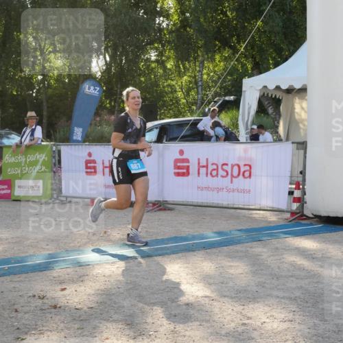 07.09.2025 - 19. Norderstedt Triathlon Zöllner http://msf.ph/oto/8795840 07.09.2025 17:05:57 Ziel 887 meine-sportfotos.de