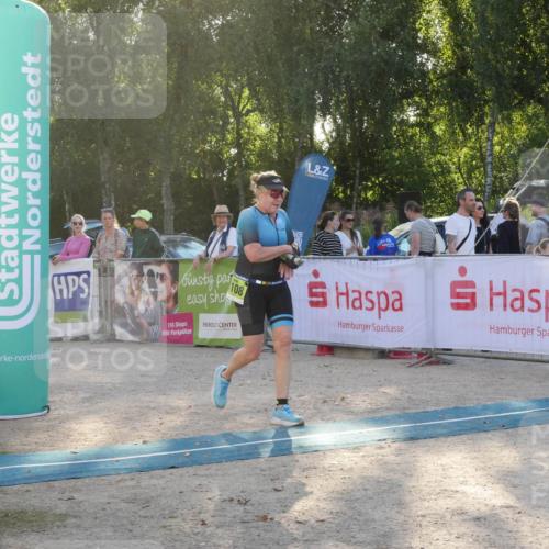 07.09.2025 - 19. Norderstedt Triathlon Zöllner http://msf.ph/oto/8795849 07.09.2025 17:06:03 Ziel 887, 1108, 1409 meine-sportfotos.de