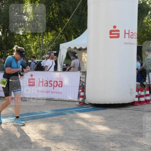 07.09.2025 - 19. Norderstedt Triathlon Zöllner http://msf.ph/oto/8795859 07.09.2025 17:06:04 Ziel 1108, 1409 meine-sportfotos.de