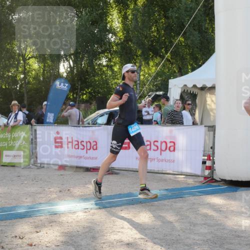07.09.2025 - 19. Norderstedt Triathlon Zöllner http://msf.ph/oto/8795873 07.09.2025 17:06:07 Ziel 1108, 1409 meine-sportfotos.de