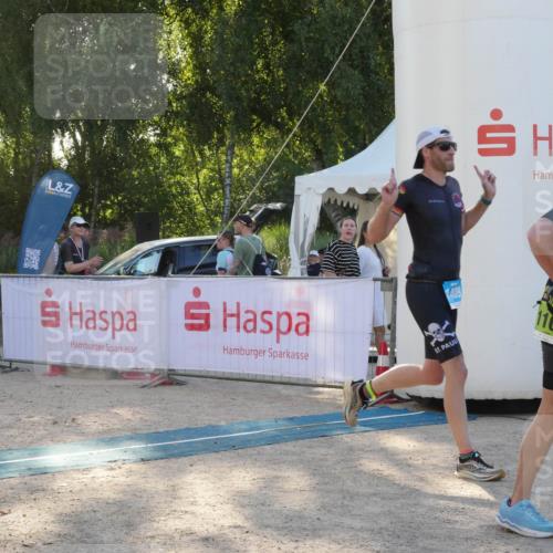 07.09.2025 - 19. Norderstedt Triathlon Zöllner http://msf.ph/oto/8795878 07.09.2025 17:06:07 Ziel 1108, 1409 meine-sportfotos.de