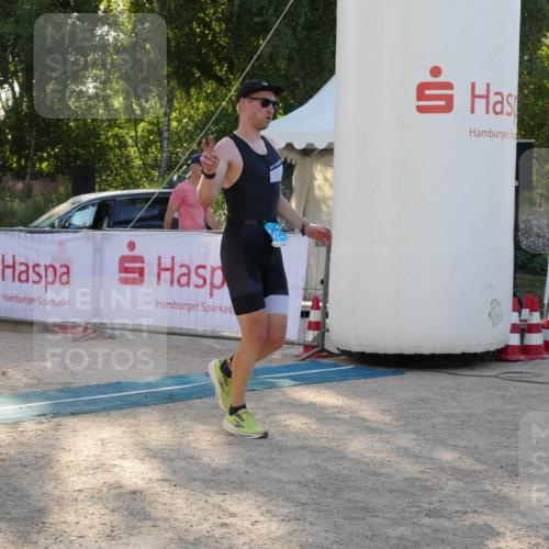 07.09.2025 - 19. Norderstedt Triathlon Zöllner http://msf.ph/oto/8795898 07.09.2025 17:06:34 Ziel 1411 meine-sportfotos.de