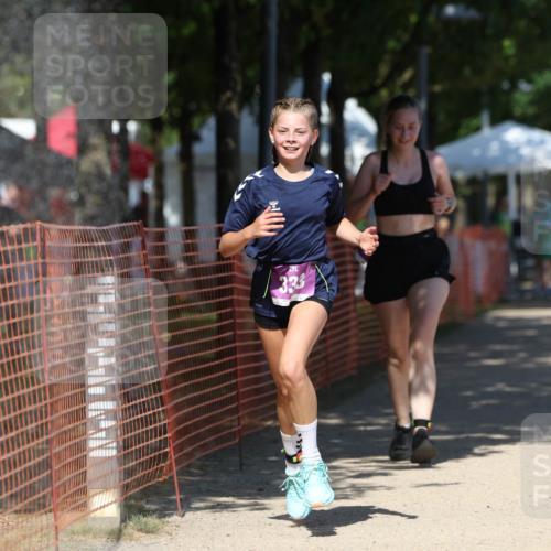 07.09.2025 - 19. Norderstedt Triathlon Michael Strokosch http://msf.ph/oto/8795900 07.09.2025 13:51:43 Laufen 324, 333, 1352 meine-sportfotos.de