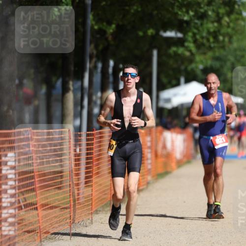 07.09.2025 - 19. Norderstedt Triathlon Michael Strokosch http://msf.ph/oto/8795950 07.09.2025 11:54:16 Laufen 821, 1200 meine-sportfotos.de